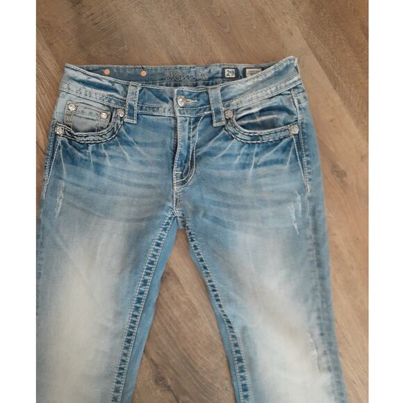 Miss Me Signature Bootcut Light Wash Embroidered Leaf Design Jeans size 29 - Picture 2 of 6